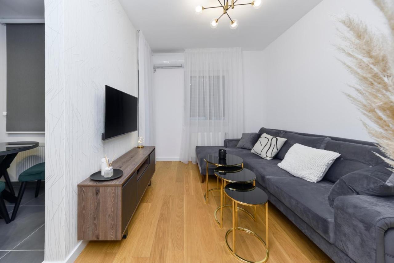 Divine & Delight Apartments Novi Sad Bagian luar foto